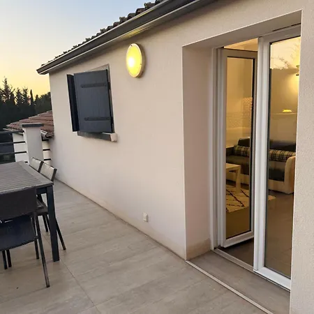 42m2 Climatise Avec Terrasse * サズ